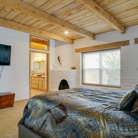 Las Cruces Home La Casa Blanca With Courtyard Экстерьер фото