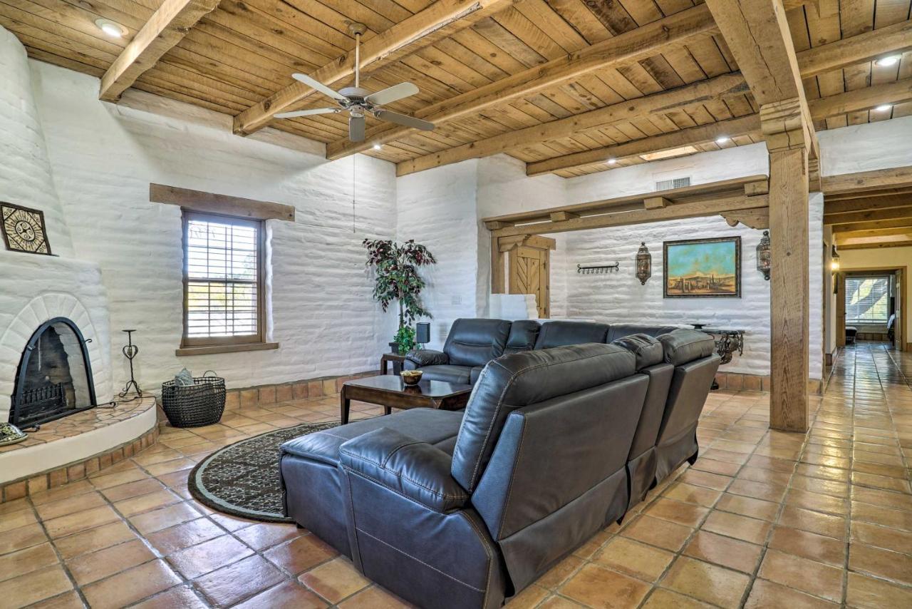 Las Cruces Home La Casa Blanca With Courtyard Экстерьер фото