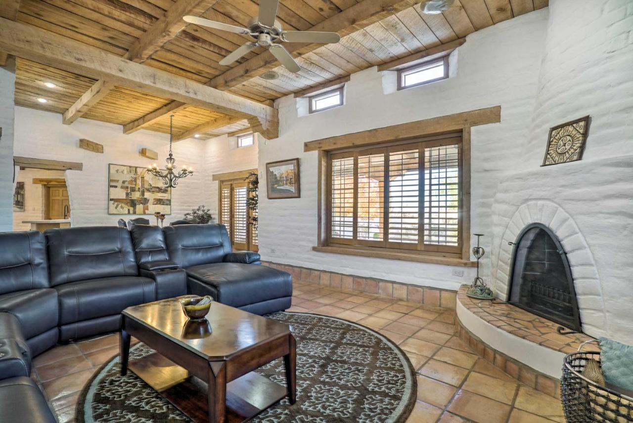Las Cruces Home La Casa Blanca With Courtyard Экстерьер фото