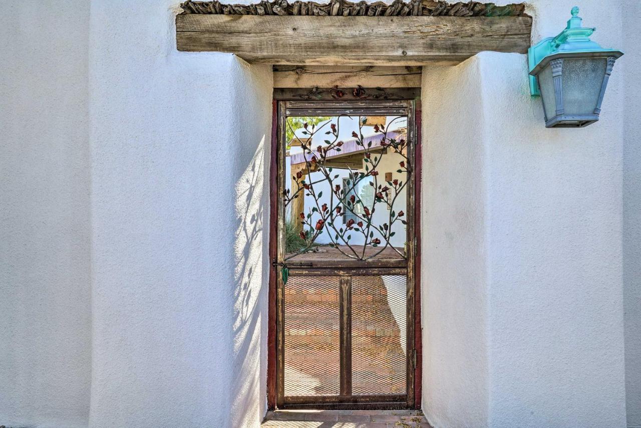 Las Cruces Home La Casa Blanca With Courtyard Экстерьер фото